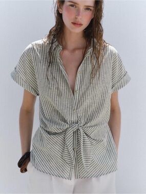 Brandnew XS- Zara Green and White Striped Tie-Front Button Down Shirt